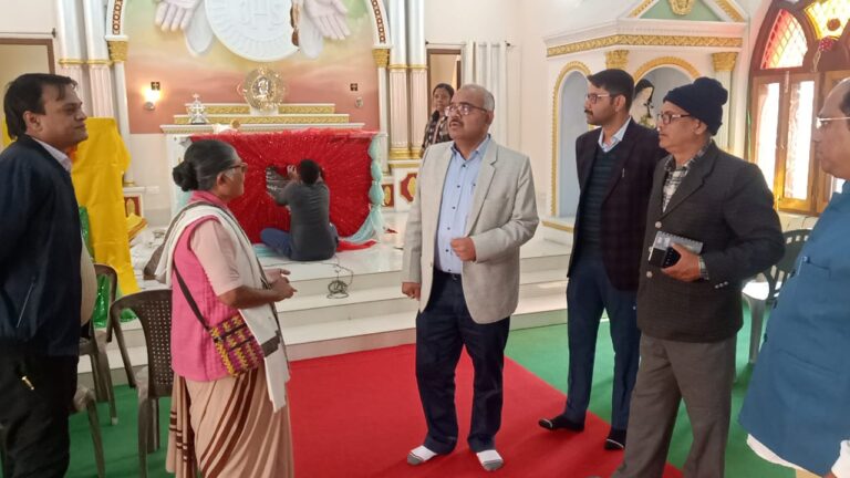 डीएम और एसपी ने क्रिसमस पर्व की दी बधाई