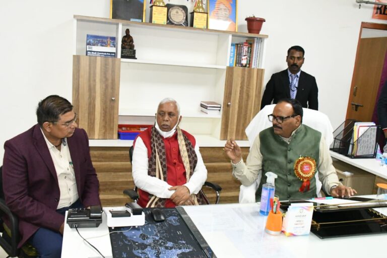 उपमुख्यमंत्री ने नया जिला अस्पताल स्थापित करने के संबन्ध में प्रस्ताव भेजने का दिया निर्देश