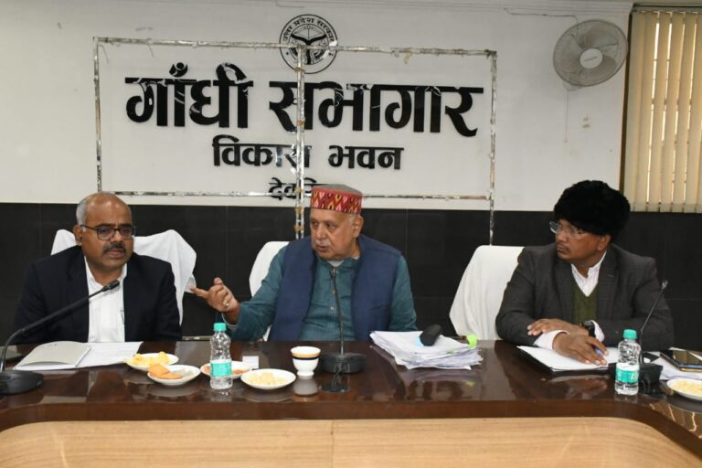 देवरिया:कृषि मंत्री ने धान खरीद की समीक्षा बैठक की, खरीदारी बढ़ाने के दिए निर्देश