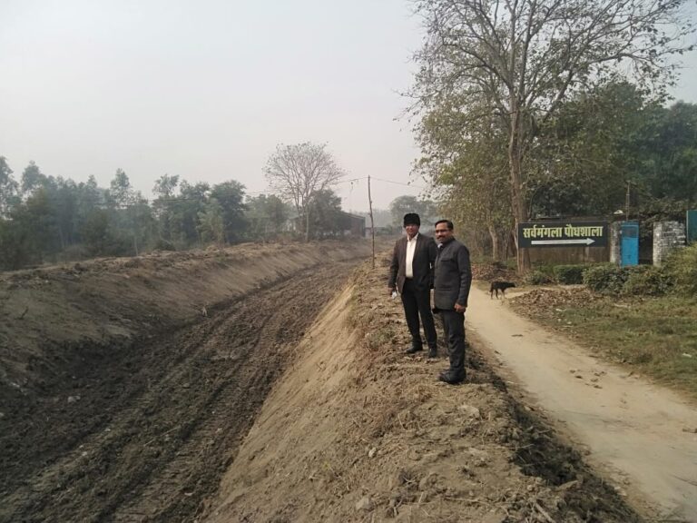 सीडीओ द्वारा सिल्ट सफाई कार्यों का किया गया सत्यापन