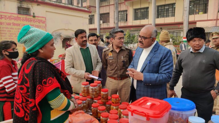 सप्ताहिक हाट बाजार का हुआ आयोजन
