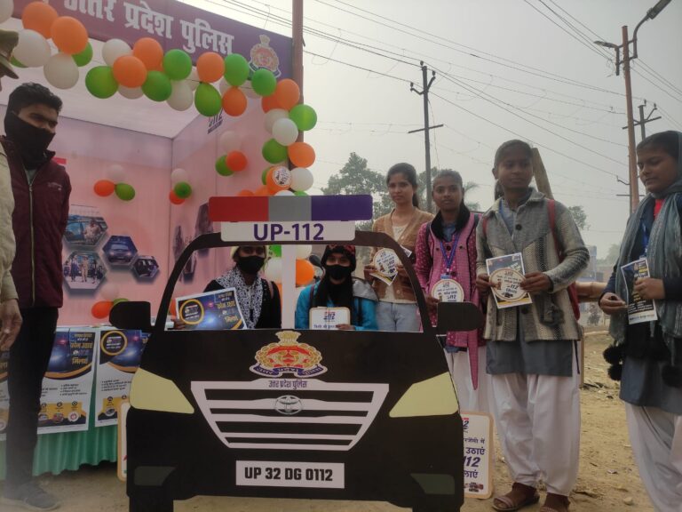 देवरिया:डायल 112 का प्रचार-प्रसार कर लोगो को किया जागरूक