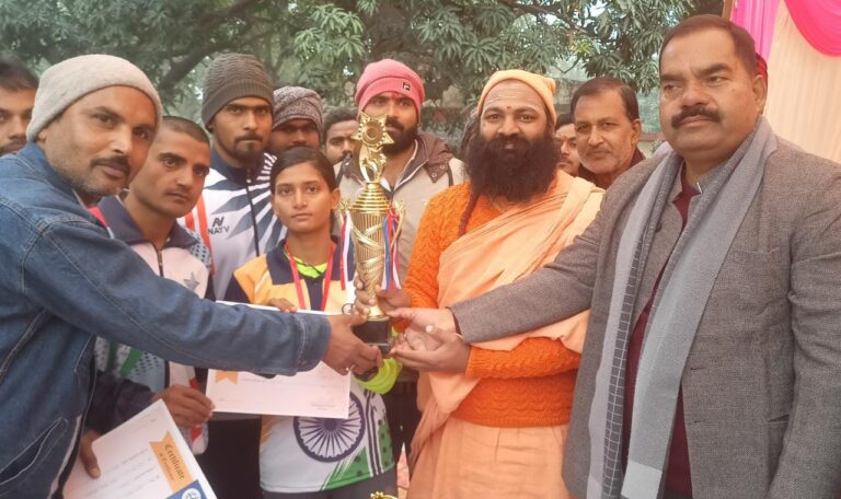 महिला मैराथन में बलिया की संध्या ने मारी बाजी, बनी प्रथम विजेता