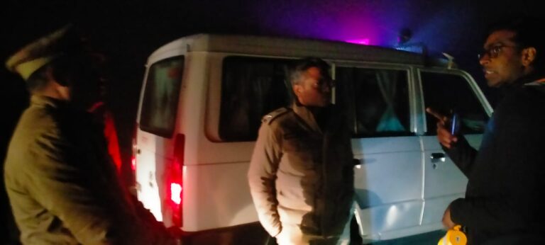 भाटपाररानी:व्यवसायी को गोली मारकर तीन  लाख की लूट