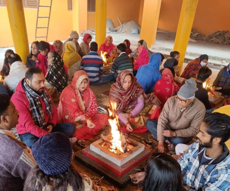मकर संक्रांति के उपलक्ष्य में नौ कुंडीय महायज्ञ सम्पन्न मकर संक्रांति के उपलक्ष्य में नौ कुंडीय महायज्ञ सम्पन्न