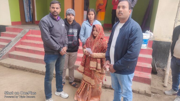 हार्ट अटैक से दिवंगत हुए साथियों के परिजनों को दी सहायता,सीआरपीएफ के साथियों ने बनाया है समूह