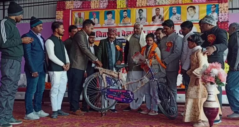 चितरंजन वेलफेयर ट्रस्ट समाज में शिक्षा की एक नई ज्योति जलाने का कर रही कार्य : जिला पंचायत अध्यक्ष