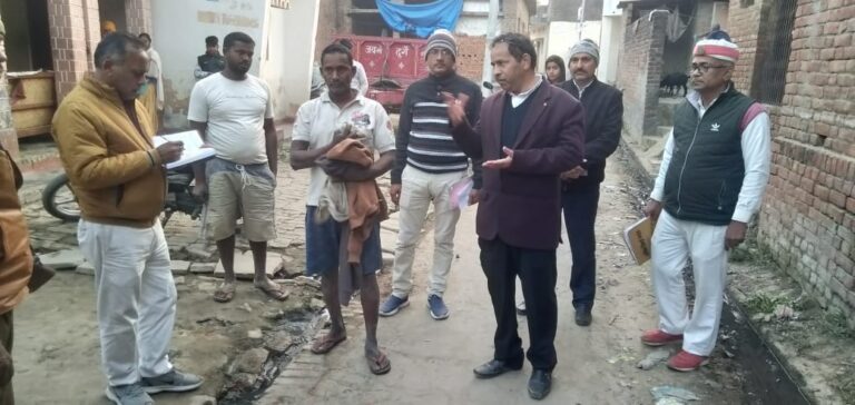 उपजिलाधिकारी ने मुर्गी फार्म को स्थानांतरित करने का दिया निर्देश
