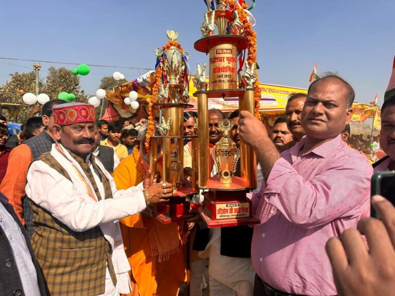 भटनी:कुशीनगर ने मोहम्मदाबाद को हराकर खिताब जीता भटनी:कुशीनगर ने मोहम्मदाबाद को हराकर खिताब जीता