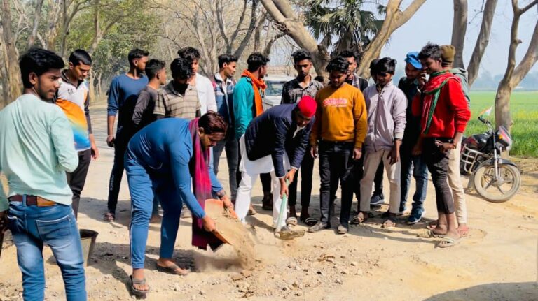 झुठ का विकास दिखा रही भाजपा – विजय रावत