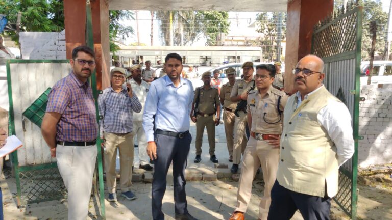 डीएम एवं एसपी ने किया शब-ए-बारात के दृष्टिगत कब्रिस्तान का निरीक्षण