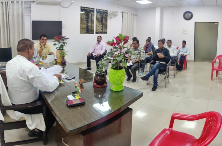 सीडीओ ने मनरेगा योजनान्तर्गत समस्त खण्ड विकास अधिकारी एवं अतिरिक्त कार्यक्रम अधिकारी के साथ समीक्षा बैठक सीडीओ ने मनरेगा योजनान्तर्गत समस्त खण्ड विकास अधिकारी एवं अतिरिक्त कार्यक्रम अधिकारी के साथ समीक्षा बैठक