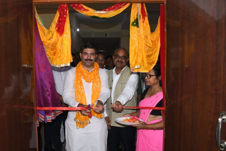 सदर विधायक एवं जिलाधिकारी ने किया पोषण पखवाड़े का शुभारंभ