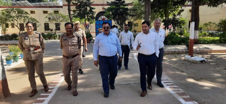 अपर जिला एवं सत्र न्यायाधीश /सचिव ने किया जिला कारागार देवरिया का औचक निरीक्षण दिया आवश्यक दिशा-निर्देश
