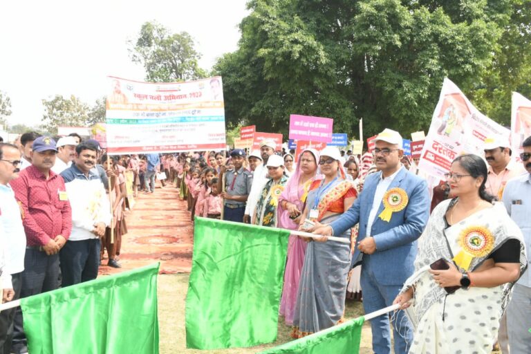 गौरी बाजार के इंदुपुर नंबर 1 उच्च प्राथमिक विद्यालय से हुआ स्कूल चलो अभियान एवं विशेष संचारी रोग नियंत्रण अभियान का शुभारंभ