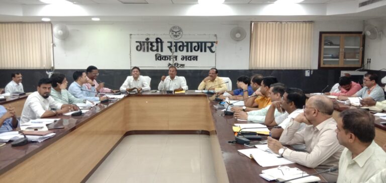 मतगणना कार्मिक / परिवर्तित मतगणना कार्मिक यथा मतगणना पर्यवेक्षक / मतगणना सहायक का हुआ प्रथम प्रशिक्षण मतगणना कार्मिक / परिवर्तित मतगणना कार्मिक यथा मतगणना पर्यवेक्षक / मतगणना सहायक का हुआ प्रथम प्रशिक्षण