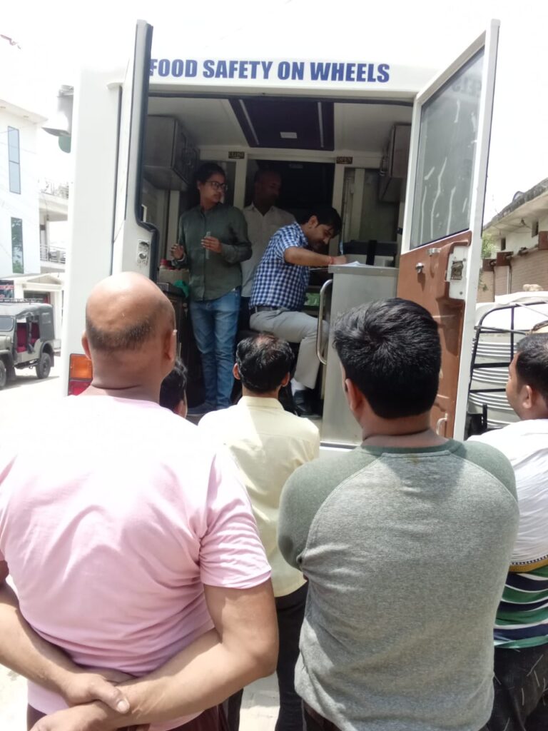 जनपद में विभिन्न खाद्य पदार्थों के नमूने किए गए जांच