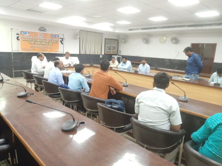 सीडीओ ने की कौशल विकास मिशन के अन्तर्गत संचालित विभिन्न योजनाओं की समीक्षा