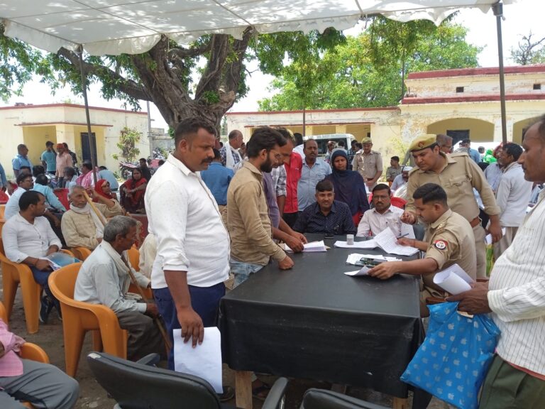 जनपद देवरिया के समस्त थानों पर ’थाना समाधान दिवस’ का किया गया आयोजन