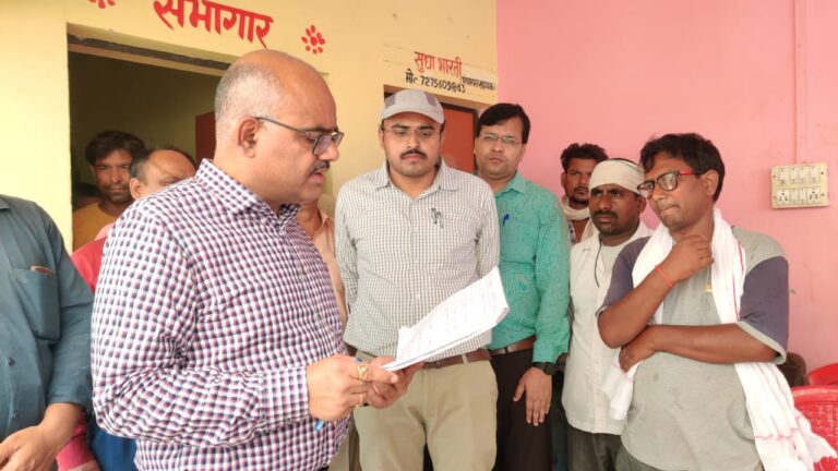 देवरिया डीएम की पहल:मृतक की तेरहवीं से पहले उसके उत्तराधिकारी को निःशुल्क खतौनी उपलब्ध कराएं लेखपाल देवरिया डीएम की पहल:मृतक की तेरहवीं से पहले उसके उत्तराधिकारी को निःशुल्क खतौनी उपलब्ध कराएं लेखपाल