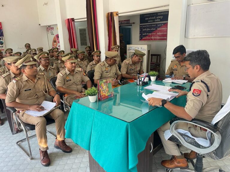 सलेमपुर सर्किल का एसपी ने किया निरीक्षण