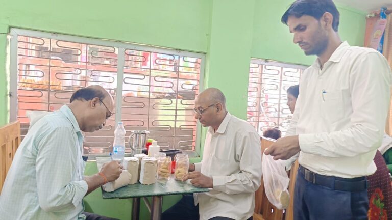 एफएसडब्ल्यू वैन के माध्यम से विभिन्न खाद्य पदार्थों के 45 नमूने किए गए जांच