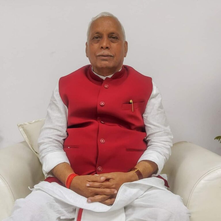 सदर सांसद 11 को करेंगे 20 सड़को का शिलान्यास सदर सांसद 11 को करेंगे 20 सड़को का शिलान्यास