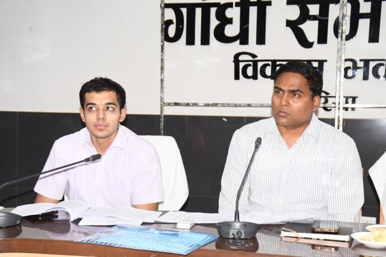 Deoria News:पर ड्राप मोर क्रॉप से जुड़ी परियोजनाओं में लापरवाही बरतने वाली 9 फर्मों का कार्य आवंटन होगा निरस्त Deoria News:पर ड्राप मोर क्रॉप से जुड़ी परियोजनाओं में लापरवाही बरतने वाली 9 फर्मों का कार्य आवंटन होगा निरस्त