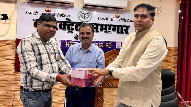 Deoria News:हिंदुस्तान पेट्रोलियम कारपोरेशन ने दिया सौ स्पाइरो मीटर,फेफड़ों के संक्रमण की होगी जांच