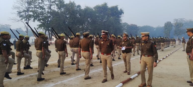 Deoria News:पुलिस महानिरीक्षक गोरखपुर परिक्षेत्र गोरखपुर द्वारा देवरिया पुलिस का किया गया वार्षिक निरीक्षण