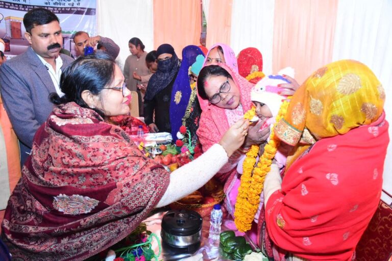 Deoria News:डबल इंजन की सरकार सरकारी योजनाओं का लाभ लोगो तक पहुंचा रही है-विजयलक्ष्मी गौतम Deoria News:डबल इंजन की सरकार सरकारी योजनाओं का लाभ लोगो तक पहुंचा रही है-विजयलक्ष्मी गौतम
