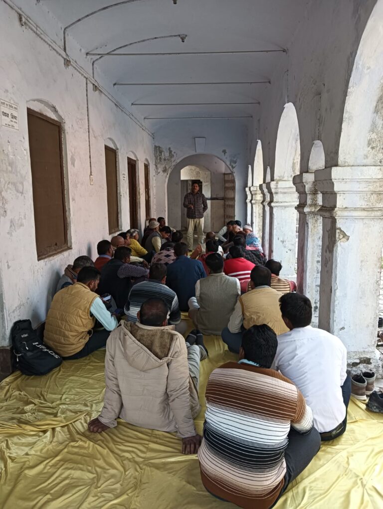 Deoria News:संघर्ष समिति के आह्वान पर भारी संख्या में लखनऊ जायेंगे ग्राम रोजगार सेवक