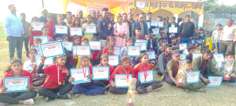 Deoria News:ग्रामीण खेल प्रतियोगिता लीग का हुआ शुभारम्भ