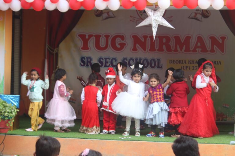 Deoria News:क्रिसमस की तैयारी को लेकर बच्चों ने किया शानदार आयोजन