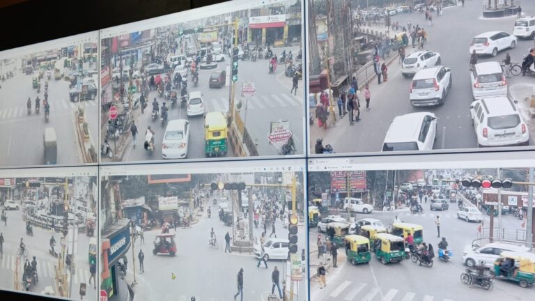 Gorkakhpur News:अधिक स्पीड से चलने वाले वाहन चालकों का ज्यादे शुल्क में किया जाए चालान डीआईजी