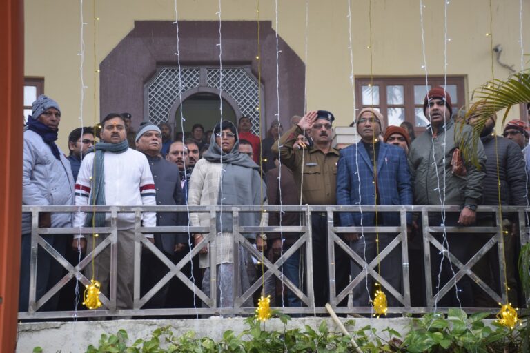 Jaunpur News:पीयू में धूमधाम से मनाया गया गणतंत्र दिवस समारोह