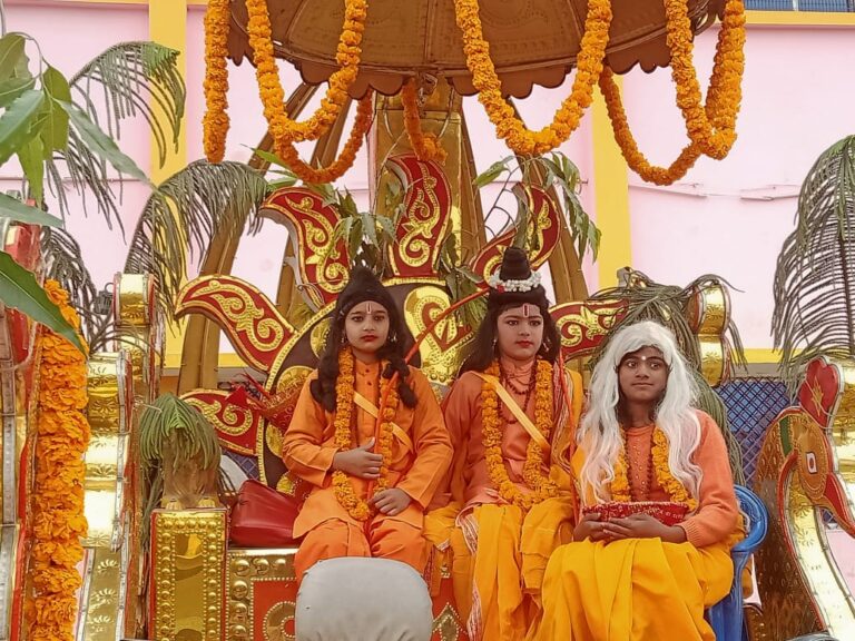 Deoria News:छात्रों की शोभायात्रा का नगर में हुआ भव्य स्वागत