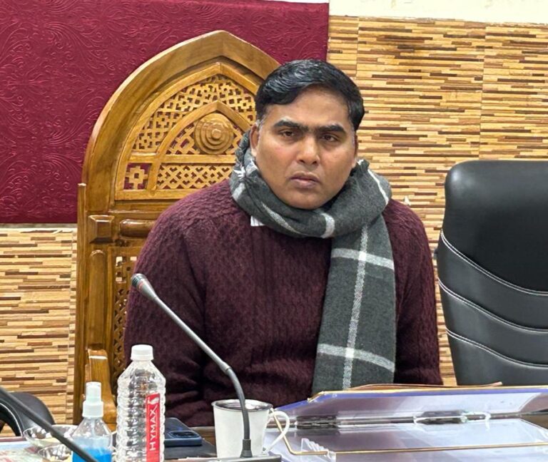 Deoria News:सडक सुरक्षा माह के अन्तर्गत आगामी 23 जनवरी को आयोजित होगी मानव श्रृंखला Deoria News:सडक सुरक्षा माह के अन्तर्गत आगामी 23 जनवरी को आयोजित होगी मानव श्रृंखला