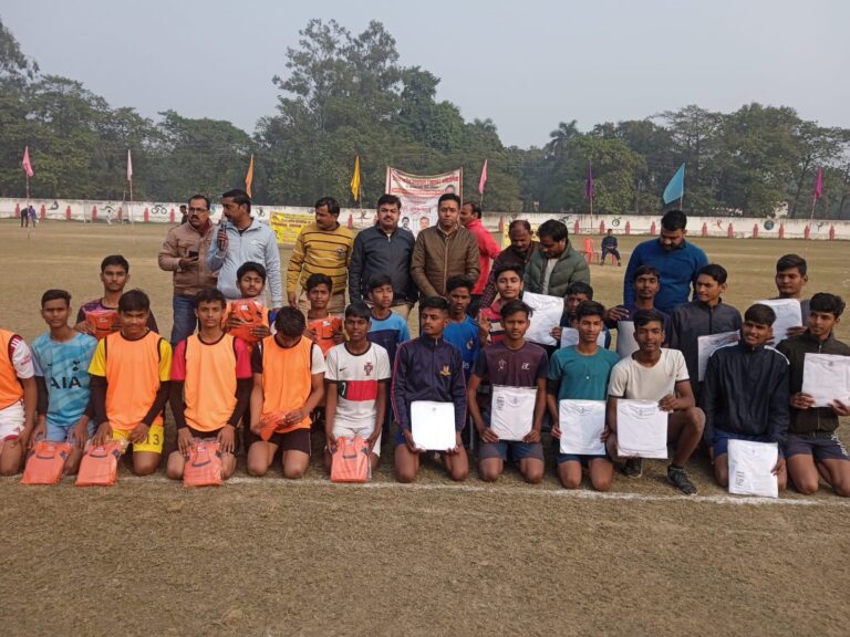 Deoria News:विकसित भारत संकल्प यात्रा के उपलक्ष्य में जिला स्तरीय जूनियर हैण्डबाल प्रतियोगिता का हुआ आयोजन