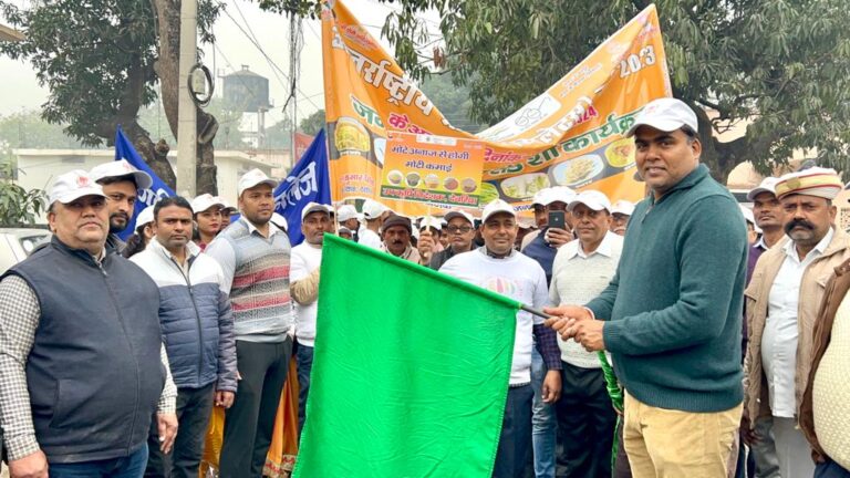 Deoria News:जिलाधिकारी ने श्रीअन्न जागरूकता रैली को किया रवाना