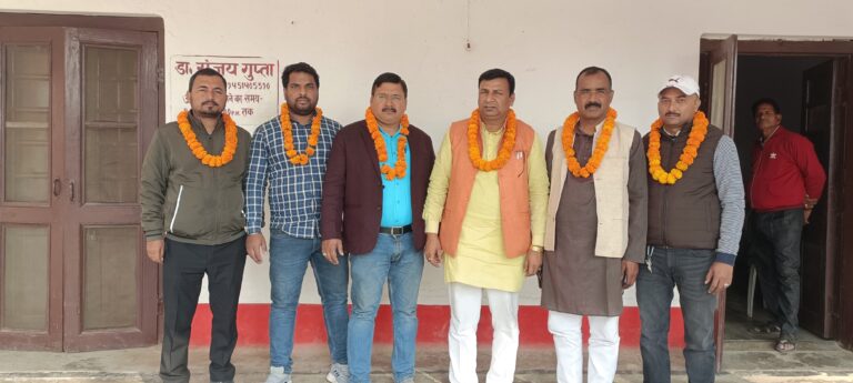 Deoria News:राज्य कर्मचारी संयुक्त परिषद् के नेतृत्व में बैठक का हुआ आयोजन Deoria News:राज्य कर्मचारी संयुक्त परिषद् के नेतृत्व में बैठक का हुआ आयोजन