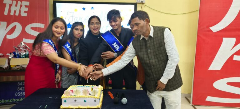 Deoria News:एनपीएस में विदाई समारोह का हुआ आयोजन Deoria News:एनपीएस में विदाई समारोह का हुआ आयोजन