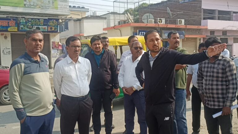 Gorakhpur News:नाला निर्माण सूर्यकुण्ड धाम नगर में निर्माणाधीन कल्याण मंडपम के निर्माण कार्य किया निरीक्षण Gorakhpur News:नाला निर्माण सूर्यकुण्ड धाम नगर में निर्माणाधीन कल्याण मंडपम के निर्माण कार्य किया निरीक्षण