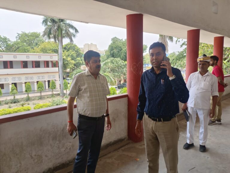Deoria News:उप जिला निर्वाचन अधिकारी ने लोकसभा चुनाव के दृष्टिगत मतगणना स्थल व स्ट्रांग रूम का किया निरीक्षण Deoria News:उप जिला निर्वाचन अधिकारी ने लोकसभा चुनाव के दृष्टिगत मतगणना स्थल व स्ट्रांग रूम का किया निरीक्षण