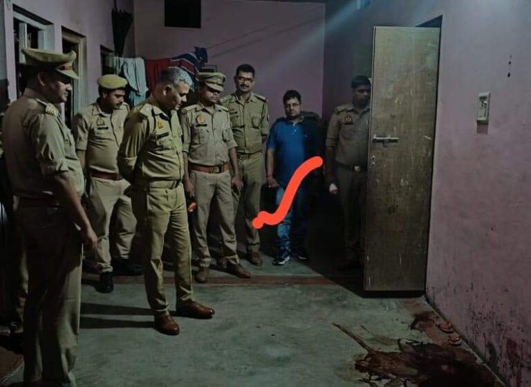 Deoria News: शराबी ने पत्नी और बेटी को मार डाला