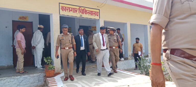 जनपद न्यायाधीश देवरिया की अध्यक्षता में अण्डर ट्रायल रिव्यू कमेटी की हुयी आवश्यक बैठक, दिये आवश्यक निर्देश