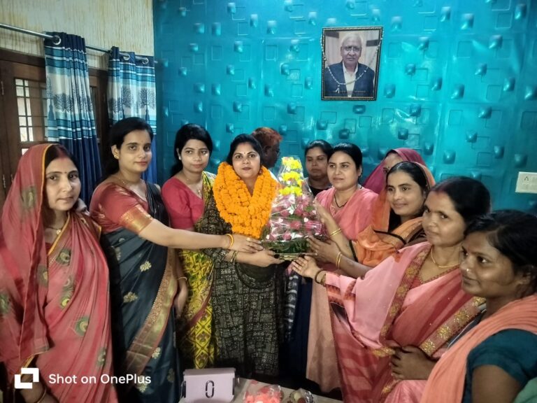 Deoria News:ऋषिकेश जिलाध्यक्ष तो विभा बनी व्यापार मंडल की उपाध्यक्ष Deoria News:ऋषिकेश जिलाध्यक्ष तो विभा बनी व्यापार मंडल की उपाध्यक्ष