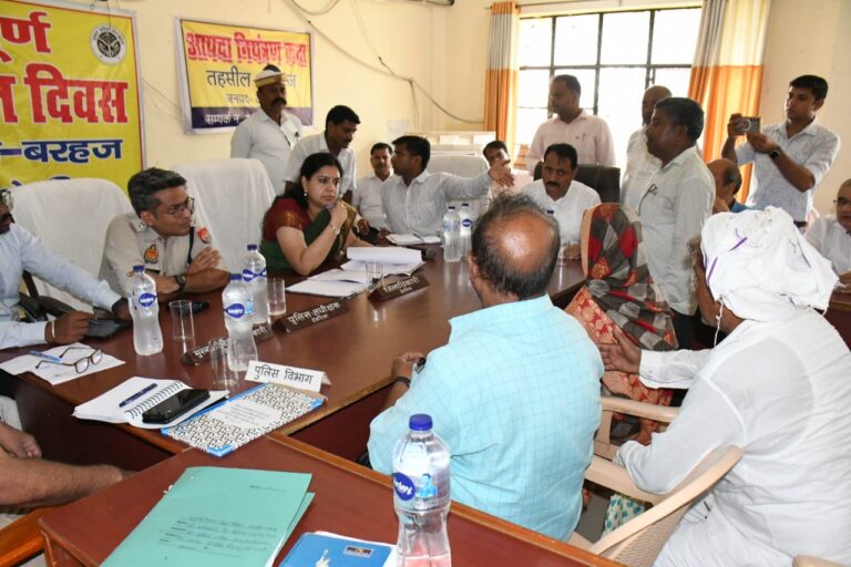 Deoria News:बरहज में आयोजित हुआ संपूर्ण समाधान दिवस,71 प्रकरण में से आठ का हुआ निस्तारण